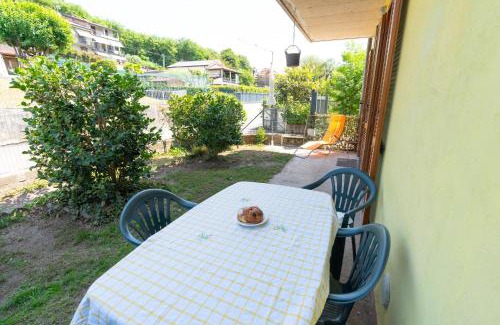 Besozzo Apartment | House of Camellias - Ground Floor with Garden