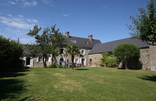 Anneville-sur-Mer House | House of character 800m from the sea