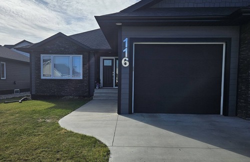 Morden House | House of comfort 2bdr basement