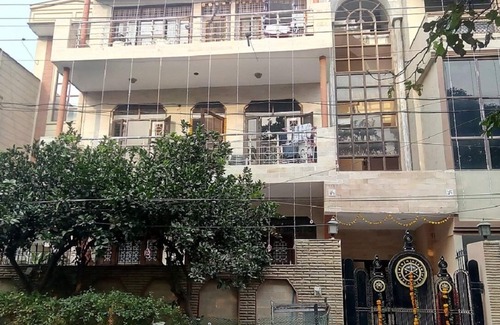 Udyog Vihar House | House Of Friends