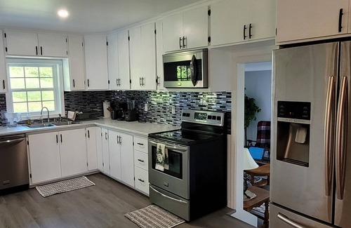 Denniston House | House of Friendship, Connect in a Relaxing Getaway near Red River Gorge