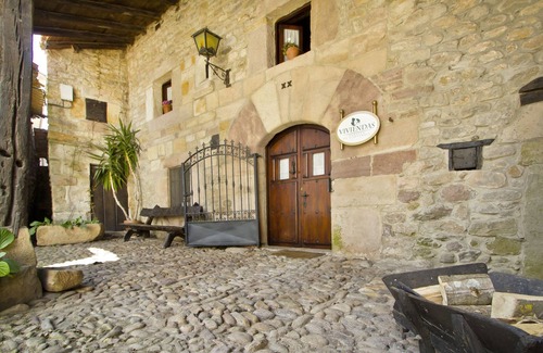 Barriopalacio Cottage | House of integral rent in the center of Cantabria. 8 people