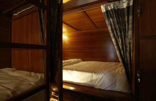 Vientiane Hostel | House Of Jars