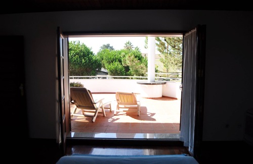 Esmoriz House | House of Joy Beach & Garden