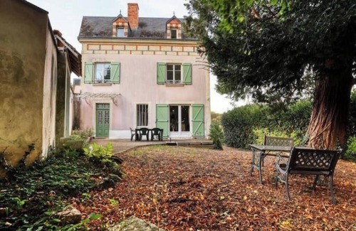 Courdemanche House | House of Maitre Valentino
