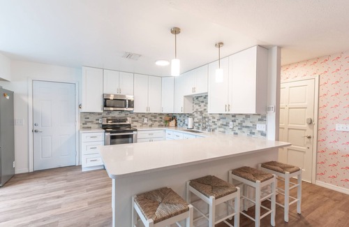 Interchange Square House | House of Mint Flamingo - Private Heated Pool