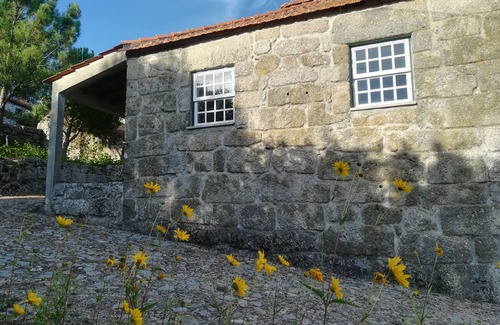 Lamas de Ferreira Cottage | House of Pombal - Quinta da Veiga. House in granite, inserted in farm with 2 ha
