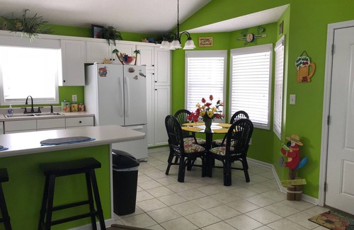Myrtle Beach House | "House of Sunshine" Complimentary golf cart and WIFI