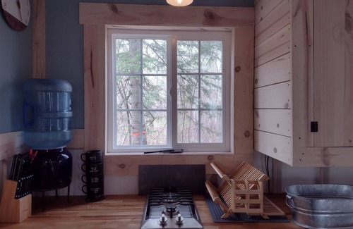 Grand Marais Cabin | House of the Grouse - Charming River-side Cabin and Sauna!
