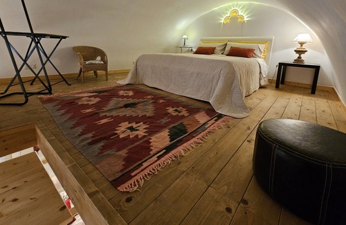 Corato House | House of the Rooster