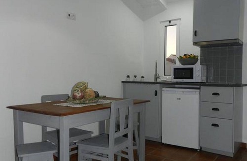 Moura Cottage | House of the Sickles