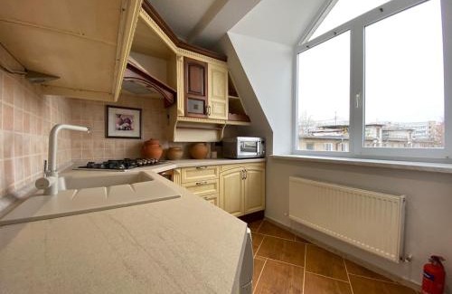 Chisinau Apartment | House of Westeros - Highgarden