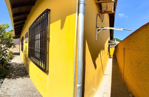 Praia da Armacao do Itapocoroi House | HOUSE OFFERS SPACE FOR 12 GUESTS