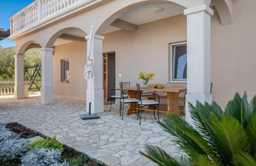 Crni Villa | House Olive Bay View