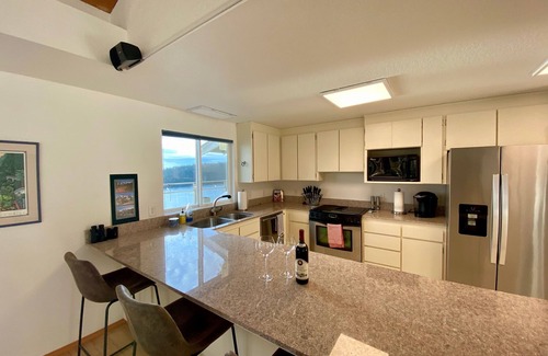 Bellingham House | House on Chuckanut Bay with Stunning Views!