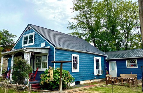 Chapmanville House | House on Main St., close to restaurants and entertainment. Miles from Trails!