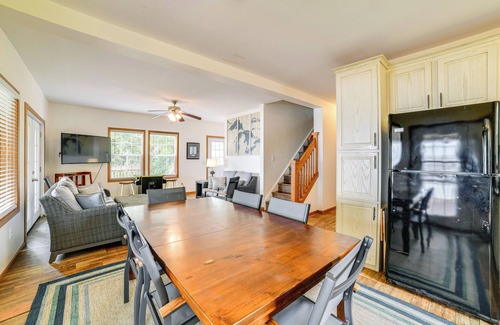 Durhamville House | House on Oneida Lake on Lewis Point in Canastota