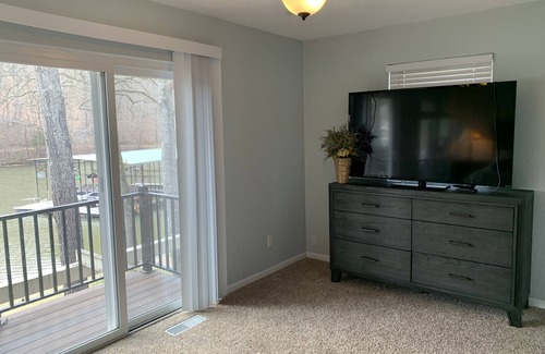 Camdenton House | House - On quiet cove at the LAKE- Sleeps 10 - 5 BR/5BA