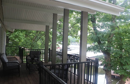 Camdenton House | House - On quiet cove at the LAKE- Sleeps 10 - 5 BR/5BA