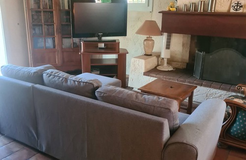 Vezenobres House | House on shady lot
