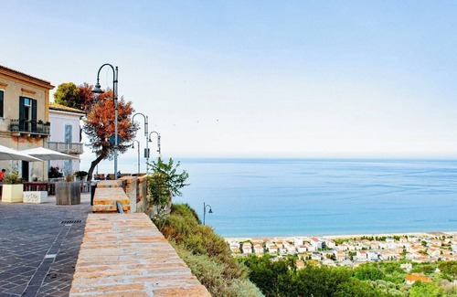 Silvi Apartment | House on the Arches - Panoramic Views, History and Relaxation in the Heart of the Old Town
