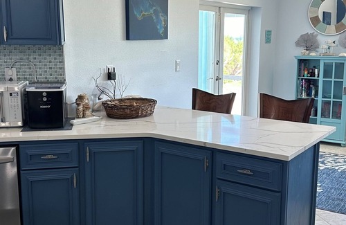 High Rock House | House on the Beach! Private 3-bedroom Beach house in Grand Bahamas.