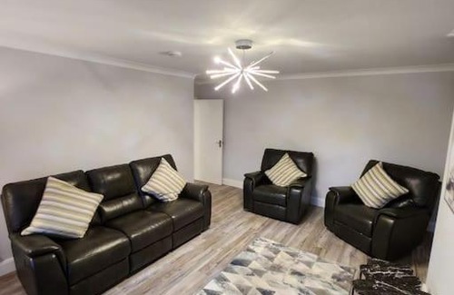 Luton House | House on the Furrows