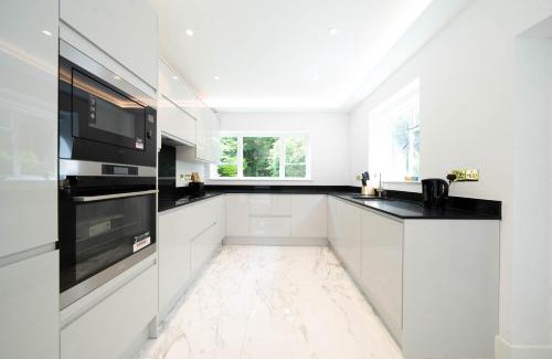 Harrow House | House on the Hill