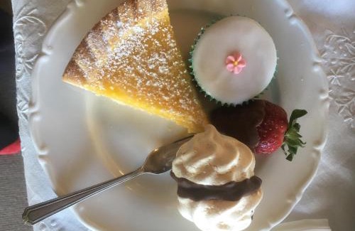Huonville Bed & Breakfast | House on the Hill Bed and Breakfast