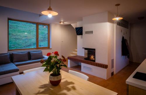 Idrija Apartment | House On The Hill (Hiška Na Griču)