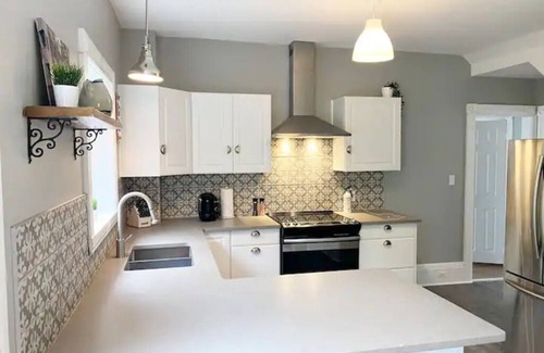 Midland House | House on the Hill, HotTub, Ski, Ice Fish, Trails