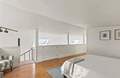 Saratoga Springs Apartment | House on the Lake with High-End Comforts