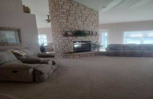 Hamburg House | House on the Mississippi River with awesome views