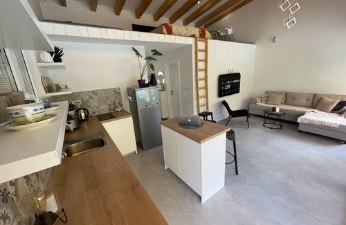 Mostar House | House on the river, private pool, garden and barbecue . 2hours to Dubrovnik!
