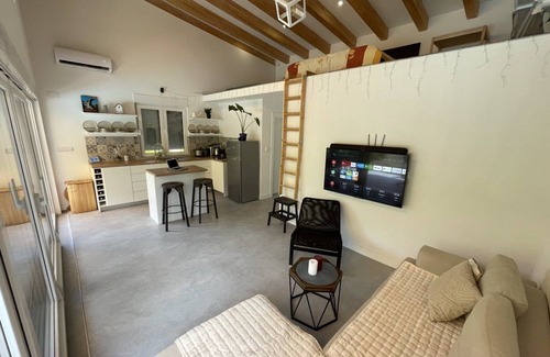 Mostar House | House on the river, private pool, garden and barbecue . 2hours to Dubrovnik!