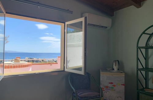 Ganzirri House | House on the sea house of ale