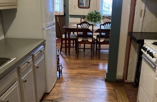 Ono House | House on Town Square-experience an early 1800s house and all of its charm!