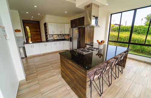 Pereira Villa | House or villa in Pereira near the airport for up to 20 people 5 bedrooms