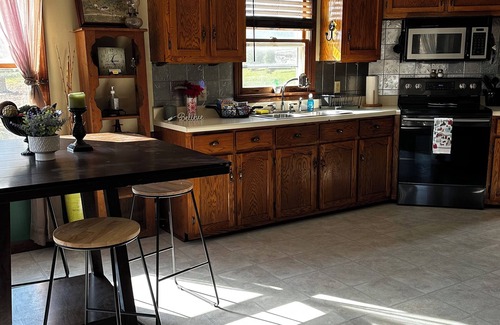 Glasgow House | House out by Barren lake