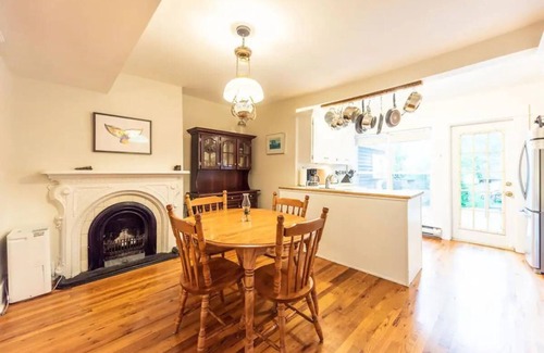 Waterford Valley House | House Patrick | 4Bds | Loft Style | Parking