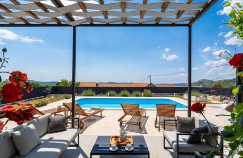 Blizna Donja House | House Pax (110371-K1) - Marina