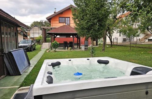 Kraljevec na Sutli House | House Pepica With Hot Tub - Happy Rentals