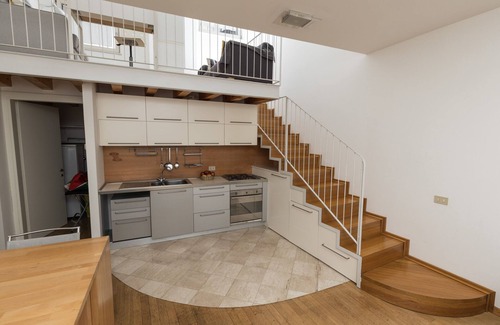 Lovere Old Town Apartment | House Piazza Del Porto
