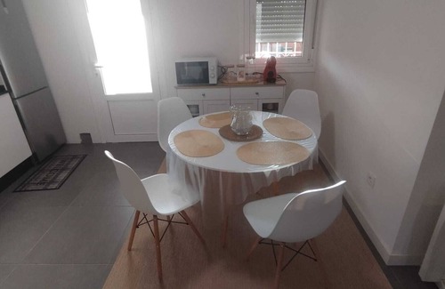 Pontevedra Cottage | House pontevedra, enjoys tranquility 5 min from the beach and 3 min from downtown