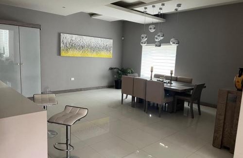 Delicias House | House Pool 4 bedrooms