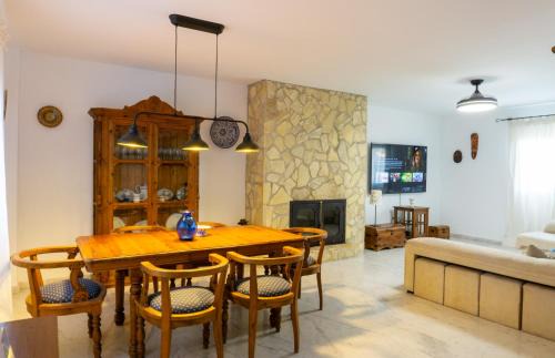 Ciudad Jardin House | House Pool & Parking Malaga