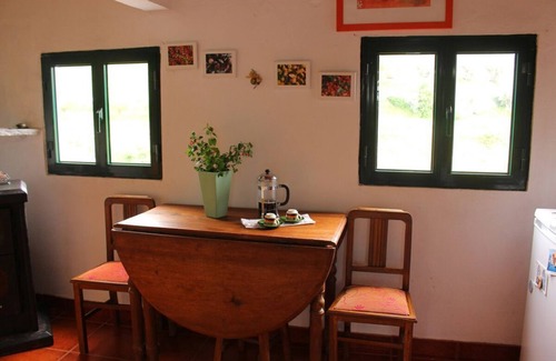 Santa Marta de Penaguiao House | House at the Bottom of the Village