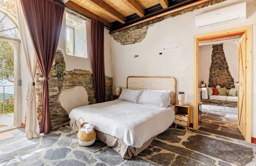 Cogorno Bed & Breakfast | House Sarvaega cozy rustic rooms surrounded by nature, sea view