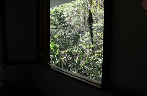 Teresopolis House | House Season Refugio Teresopolis, surrounded by forest, environmental protection area