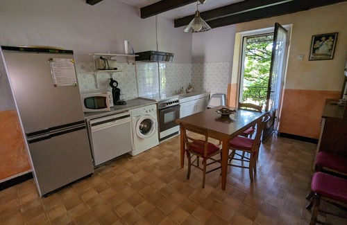 Vaureilles House | House: shaded terrace, garden, quiet, countryside. Belcastel 18km Conques 35km